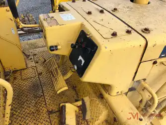 Generation-Komatsu D58 Crawler dozers-interior
