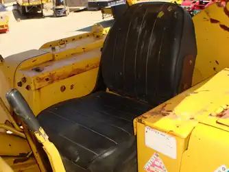 Generation-Komatsu D60S Crawler loaders-interior
