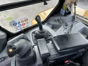 Generation-Cat D7 Crawler dozers-interior