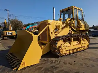 Generation-Komatsu D75S Crawler loaders-exterior