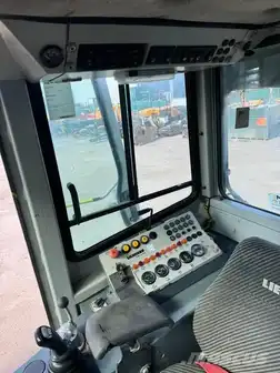 Generation-Liebherr LR614 Crawler loaders-interior