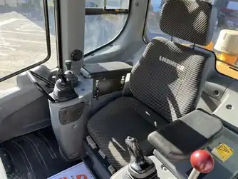 Generation-Liebherr LR624 Crawler loaders-interior