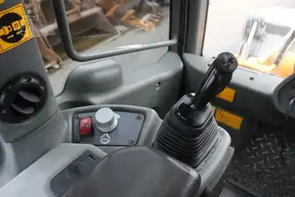 Generation-Liebherr LR626 Crawler loaders-interior