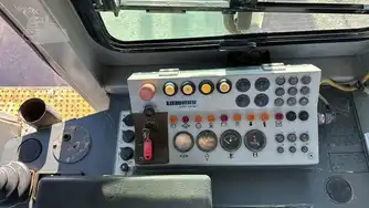 Generation-Liebherr LR632 Crawler loaders-interior