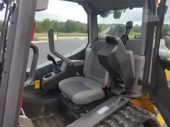 Generation-Volvo MCT85 Compact track loaders-interior
