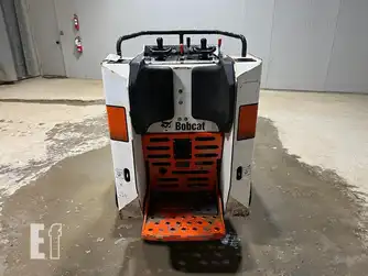 Generation-Bobcat MT85 Compact track loaders-interior