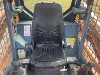 Generation-Mustang MTL16 Compact track loaders-interior