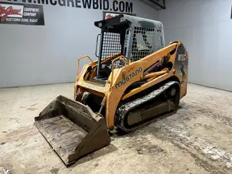 Generation-Mustang MTL16 Compact track loaders-exterior