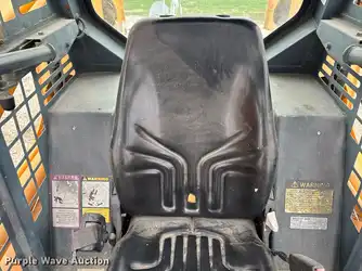 Generation-Mustang MTL25 Compact track loaders-interior