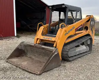 Generation-Mustang MTL25 Compact track loaders-exterior
