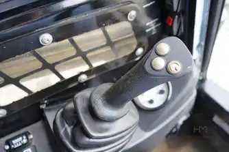 Generation-Terex PT80 Compact track loaders-interior