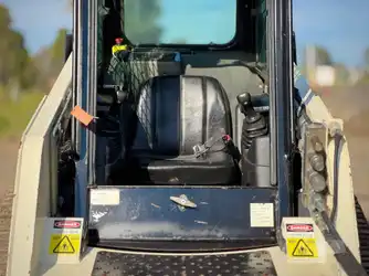 Generation-Terex PT80 Compact track loaders-interior