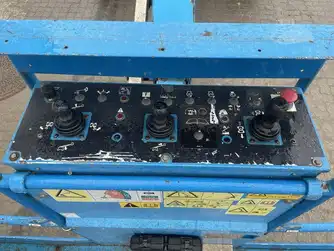 Generation-Genie S-60 Boom lifts-interior