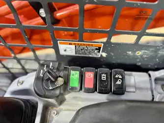 Generation-Kubota SVL75 Compact track loaders-interior