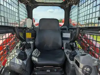 Generation-Kubota SVL90 Compact track loaders-interior