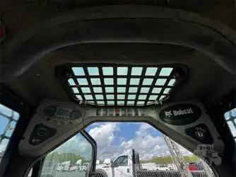 Generation-Bobcat T110 Compact track loaders-interior