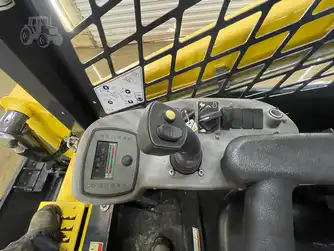 Generation-Yanmar T175 Compact track loaders-interior