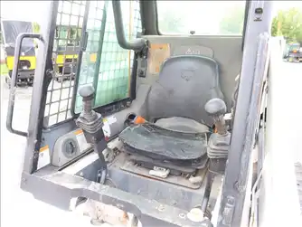 Generation-Bobcat T200 Compact track loaders-interior