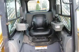 Generation-Yanmar T210 Compact track loaders-interior