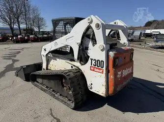 Generation-Bobcat T300 Compact track loaders-exterior