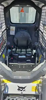 Generation-Bobcat T550 Compact track loaders-interior