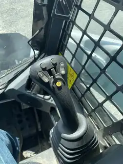 Generation-Bobcat T595 Compact track loaders-interior
