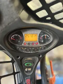 Generation-Bobcat T630 Compact track loaders-interior
