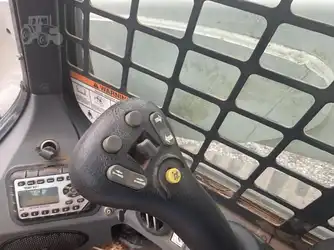 Generation-Bobcat T870 Compact track loaders-interior