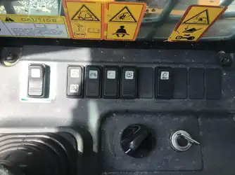Generation-Takeuchi TL10 Compact track loaders-interior