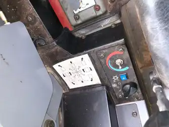 Generation-Takeuchi TL140 Compact track loaders-interior
