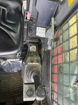 Generation-Takeuchi TL150 Compact track loaders-interior
