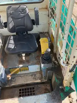 Generation-Takeuchi TL26 Compact track loaders-interior