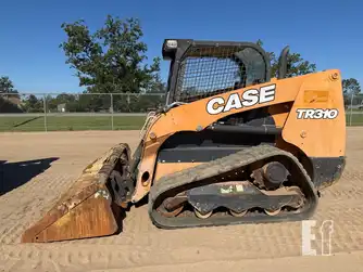 Generation-Case TR310 Compact track loaders-exterior
