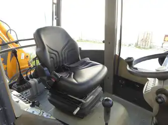 Generation-Venieri VF6 Backhoe loaders-interior
