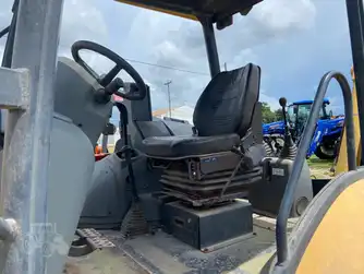 Generation-Komatsu WB142 Backhoe loaders-interior