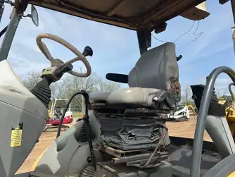 Generation-Komatsu WB150 Backhoe loaders-interior