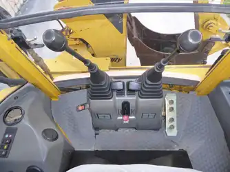 Generation-Komatsu WB70 Backhoe loaders-interior