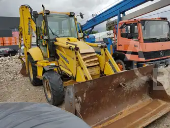 Generation-Komatsu WB91 Backhoe loaders-exterior