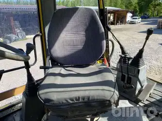 Generation-Komatsu WB98 Backhoe loaders-interior