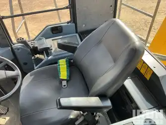 Generation-Komatsu WD600 Wheel dozers-interior