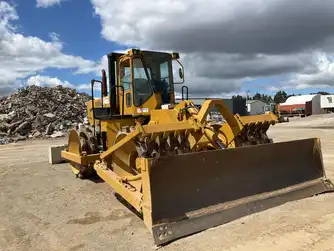 Generation-Komatsu WF450 Crawler dozers-exterior