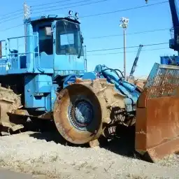 Generation-Komatsu WF450 Crawler dozers-video
