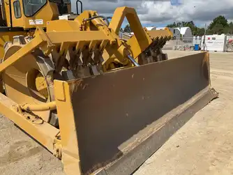 Generation-Komatsu WF550 Crawler dozers-attachments