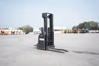 Generation-Toyota Staxio SPE Pallet stackers-exterior
