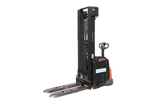 2016 Toyota Staxio SWE160 pallet stacker