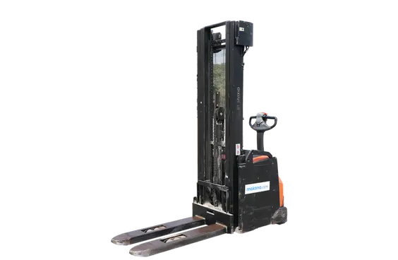 2016 Toyota Staxio SWE160 pallet stacker