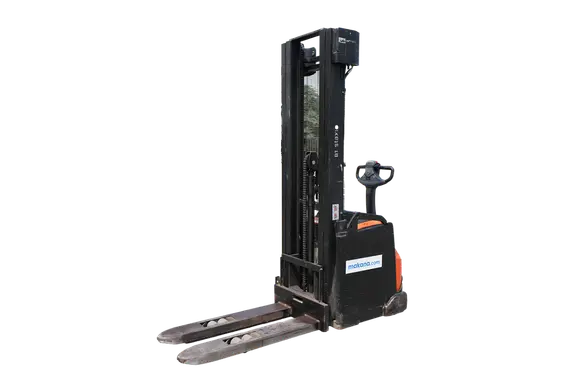 2016 Toyota Staxio SWE160 pallet stacker