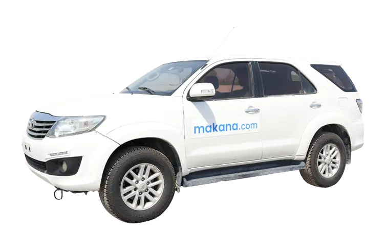 2015 Toyota Fortuner 4WD 7-seater SUV