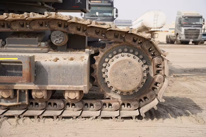 نظام الحركة النهائي لحفارة فولفو EC550EL، من تقرير فحص على مكنة.