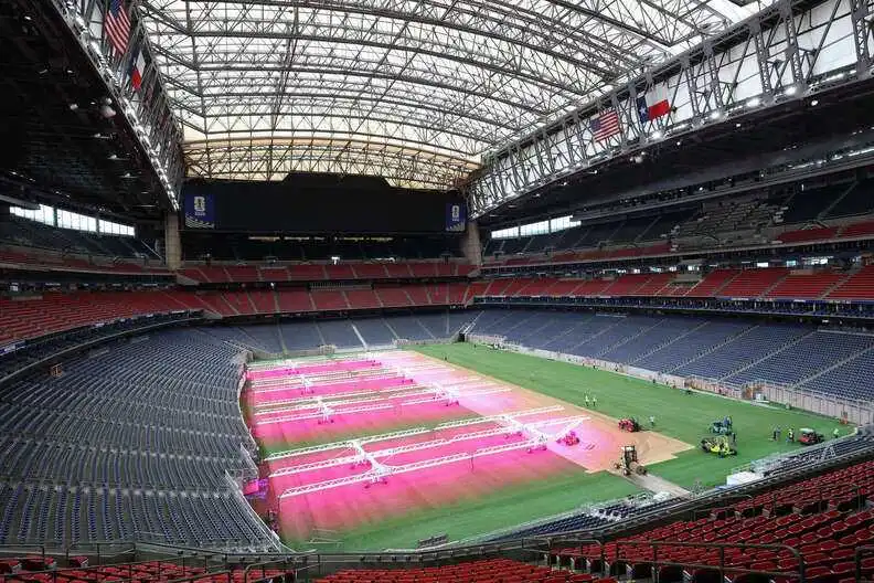 من ملعب NFL إلى أرضية FIFA: كيف تستعد الملاعب لكأس العالم 2026؟ - 2